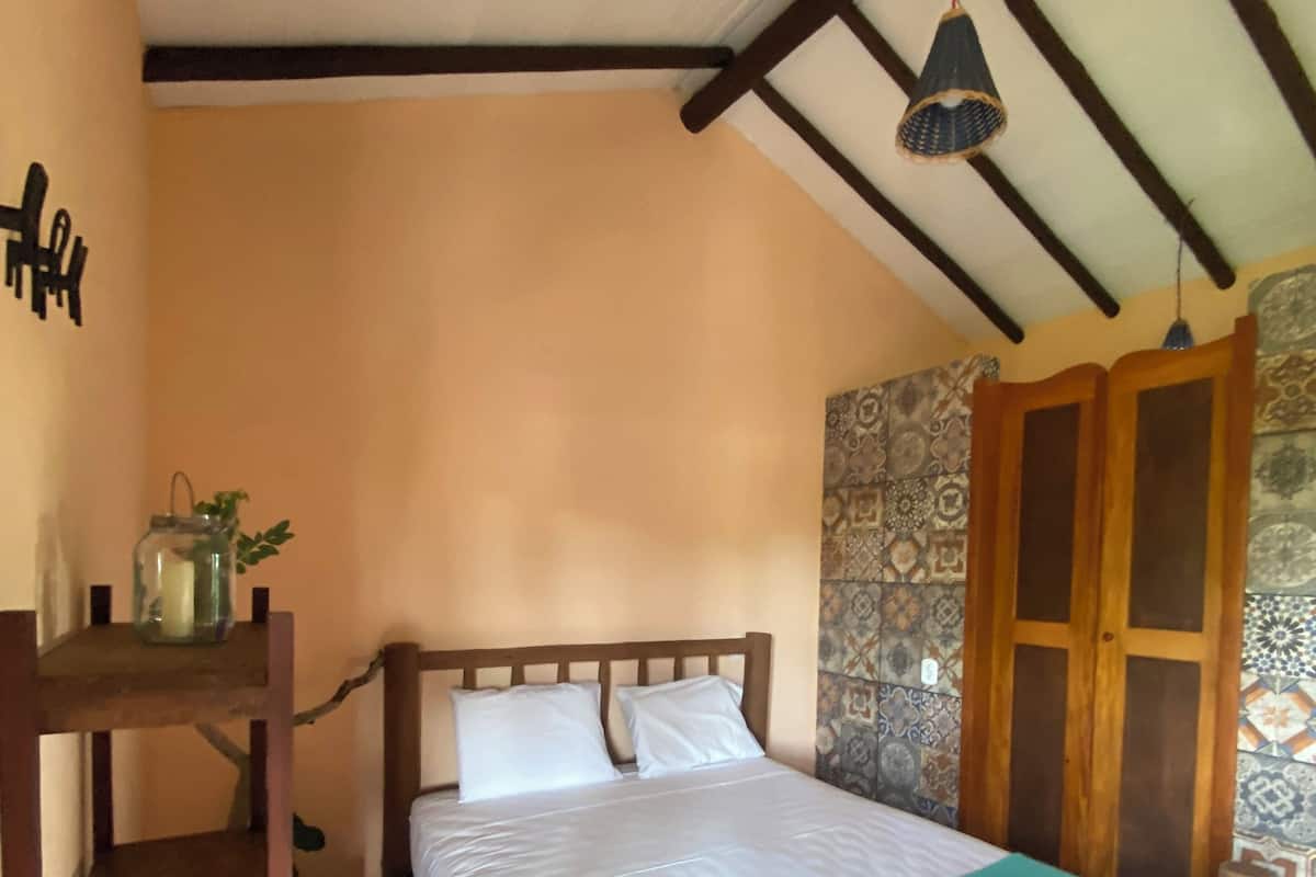 Habitación Confort doble, no fumadores, vistas al jardín | Espacio para trabajar con un portátil y wifi gratis