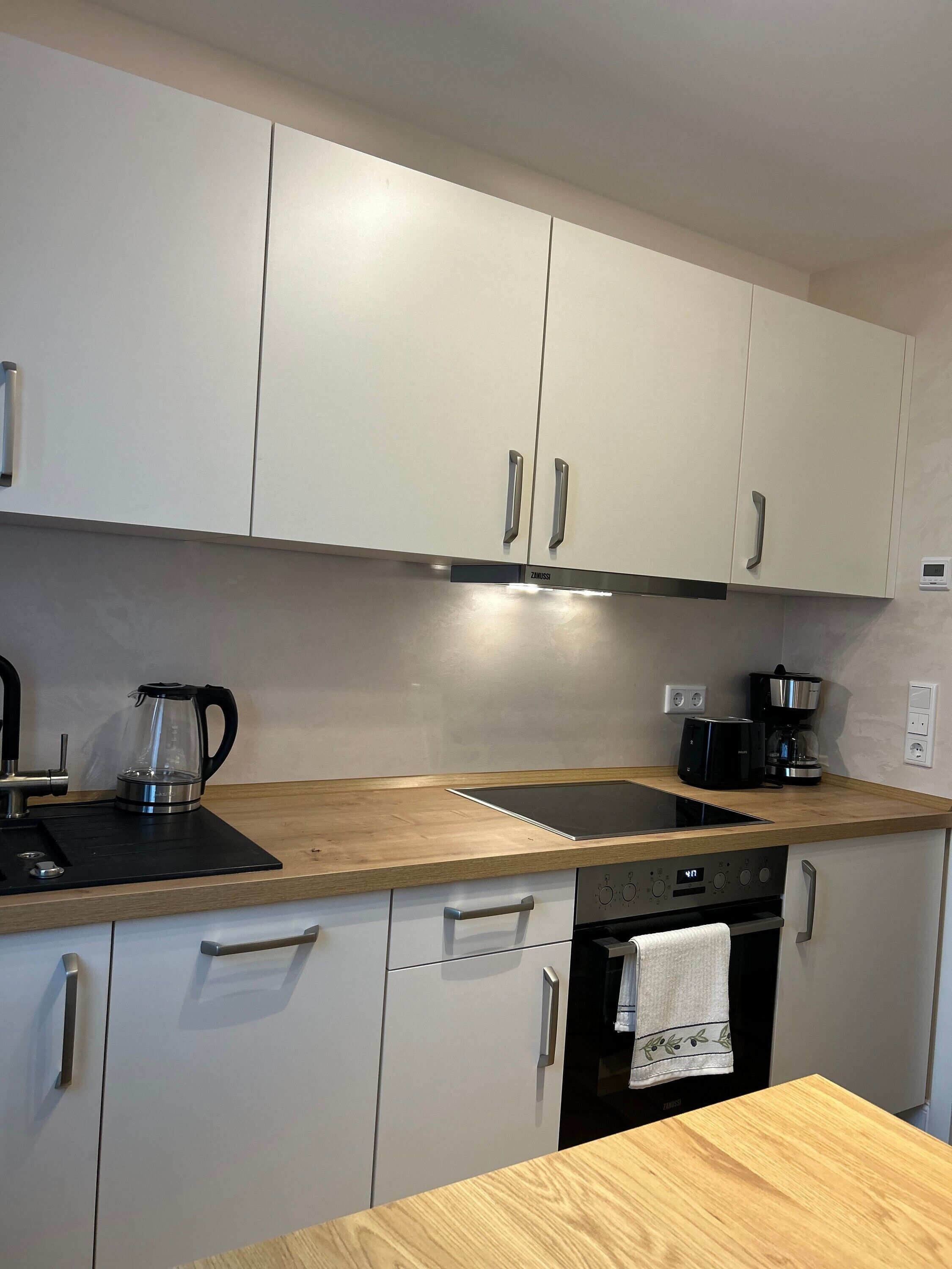 Geladeira, fogão, cooktop, lava-louças