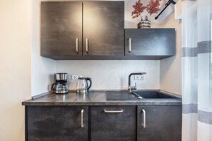 Køleskab, ovn, kogeplade, opvaskemaskine