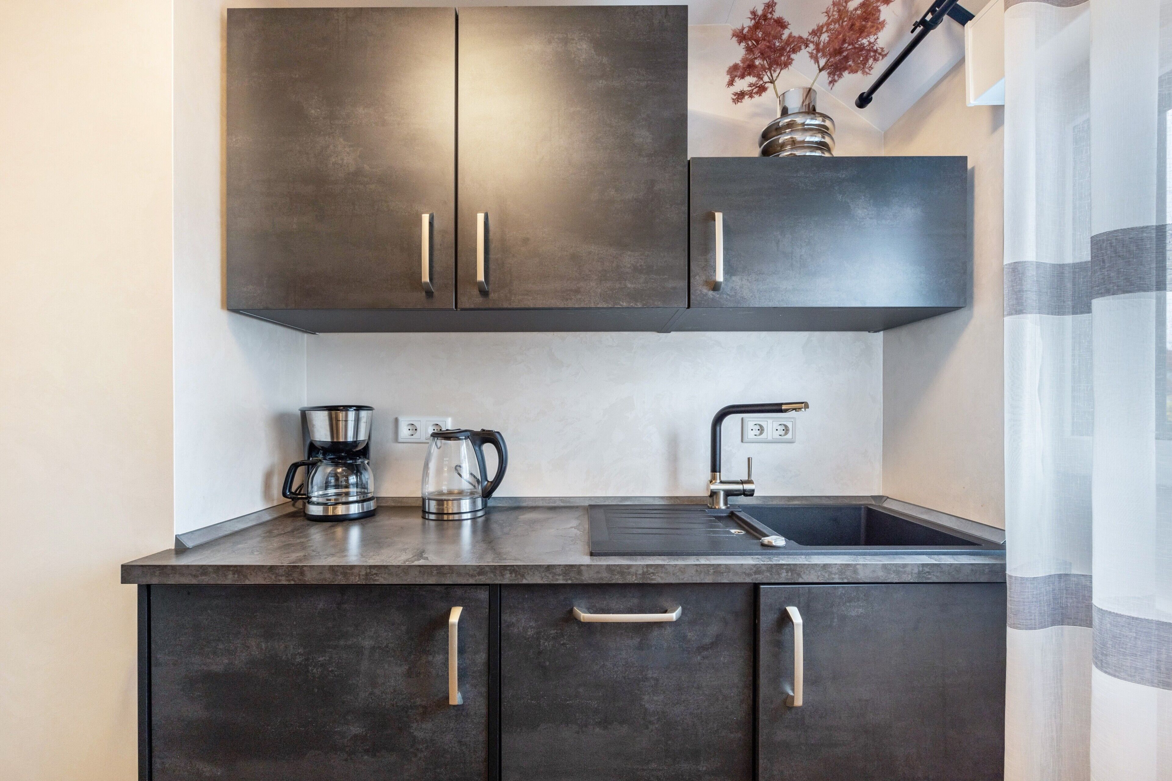 Kühlschrank, Ofen, Herdplatte, Geschirrspüler