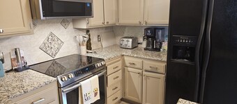 Charming 3-bedroom house with AC in peaceful Moore. Pets welcome