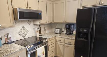 Charming 3-bedroom house with AC in peaceful Moore. Pets welcome