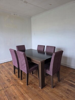 Dining - Room with balcony downtown Punta Arenas (Punta Arenas)
