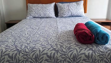 1 bedroom, internet, bed sheets
