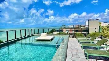 Kolam renang outdoor