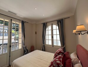 4 bedrooms, iron/ironing board, free WiFi, bed sheets - Villa arcachonnaise 8 pers • Beach & center on foot - Quiet garden + parking (Arcachon)
