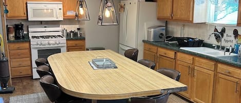 Mikrobølgeovn, ovn og kokeplater