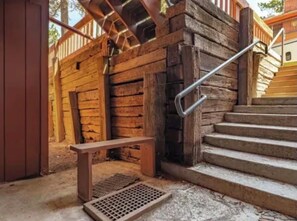 Property grounds - Cozy Chalet w/Balcony @ Heart of Angel Fire / Walk to Ski & Bike Lift & Village (Angel Fire)