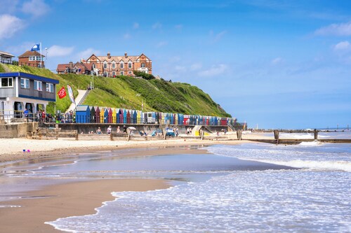 5 minutes walk to amazing beach. Large family house perfect for celebrations.