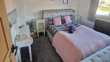 2 camere, ferro/asse da stiro, Wi-Fi gratuito, lenzuola