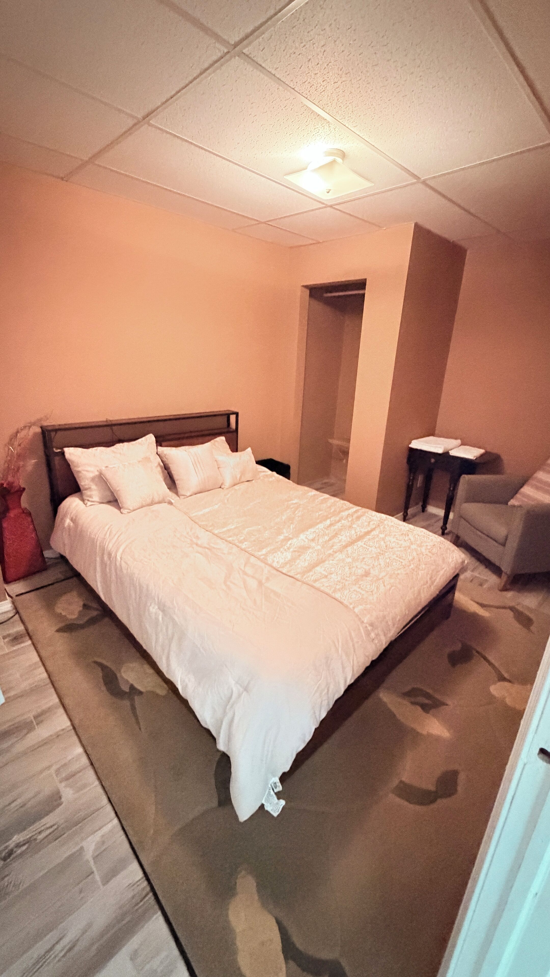 Strykejern/-brett, wi-fi og sengetøy