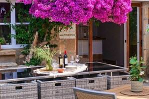 Outdoor dining - Falco - Agroturismo Zenara (AG/6): Terrace+kitchen (Manacor)