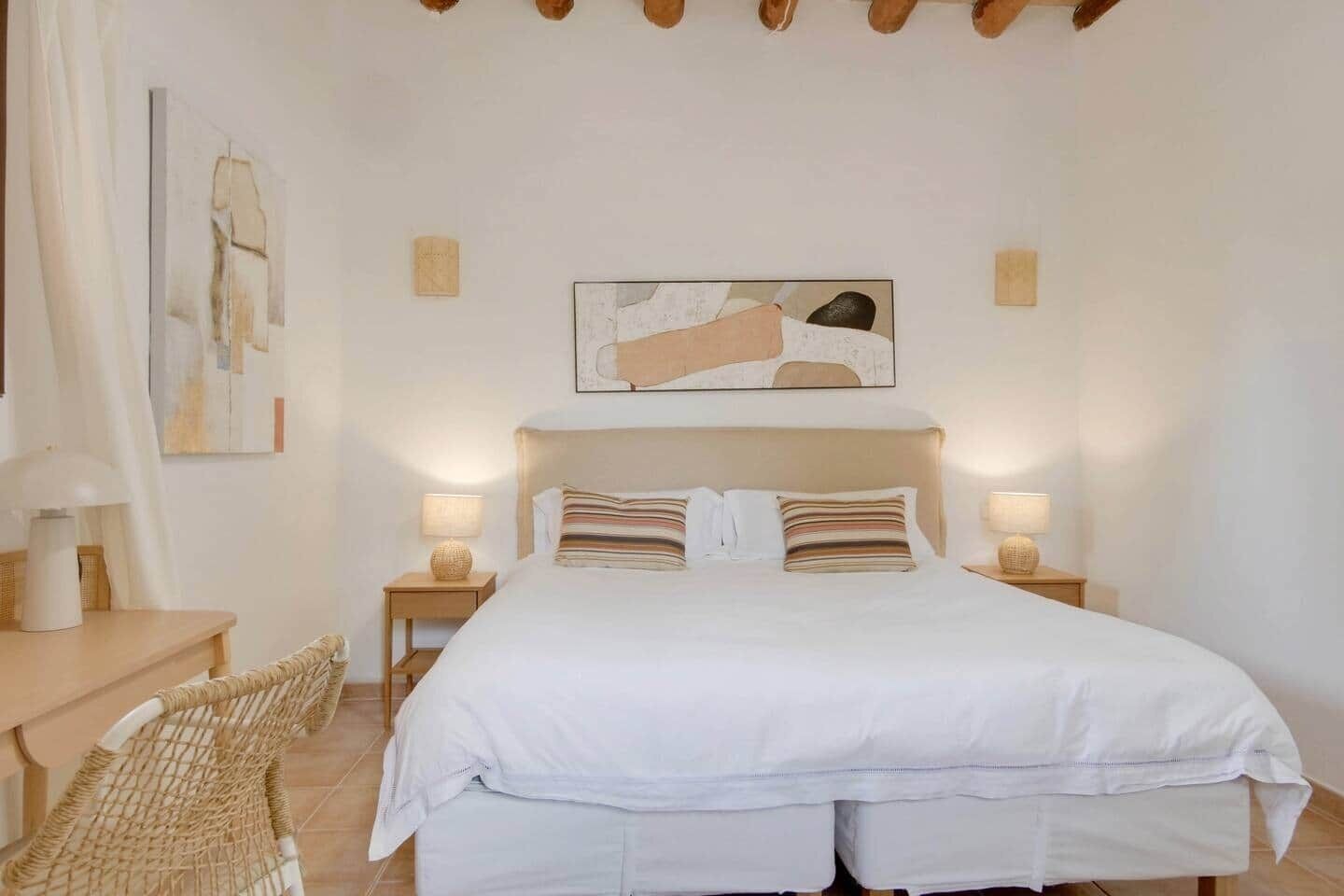 2 chambres, fer et planche à repasser, Wi-Fi, draps fournis