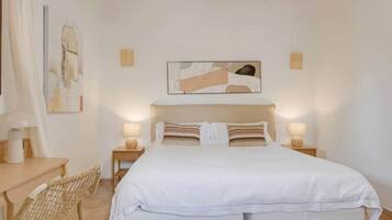 2 chambres, fer et planche à repasser, Wi-Fi, draps fournis