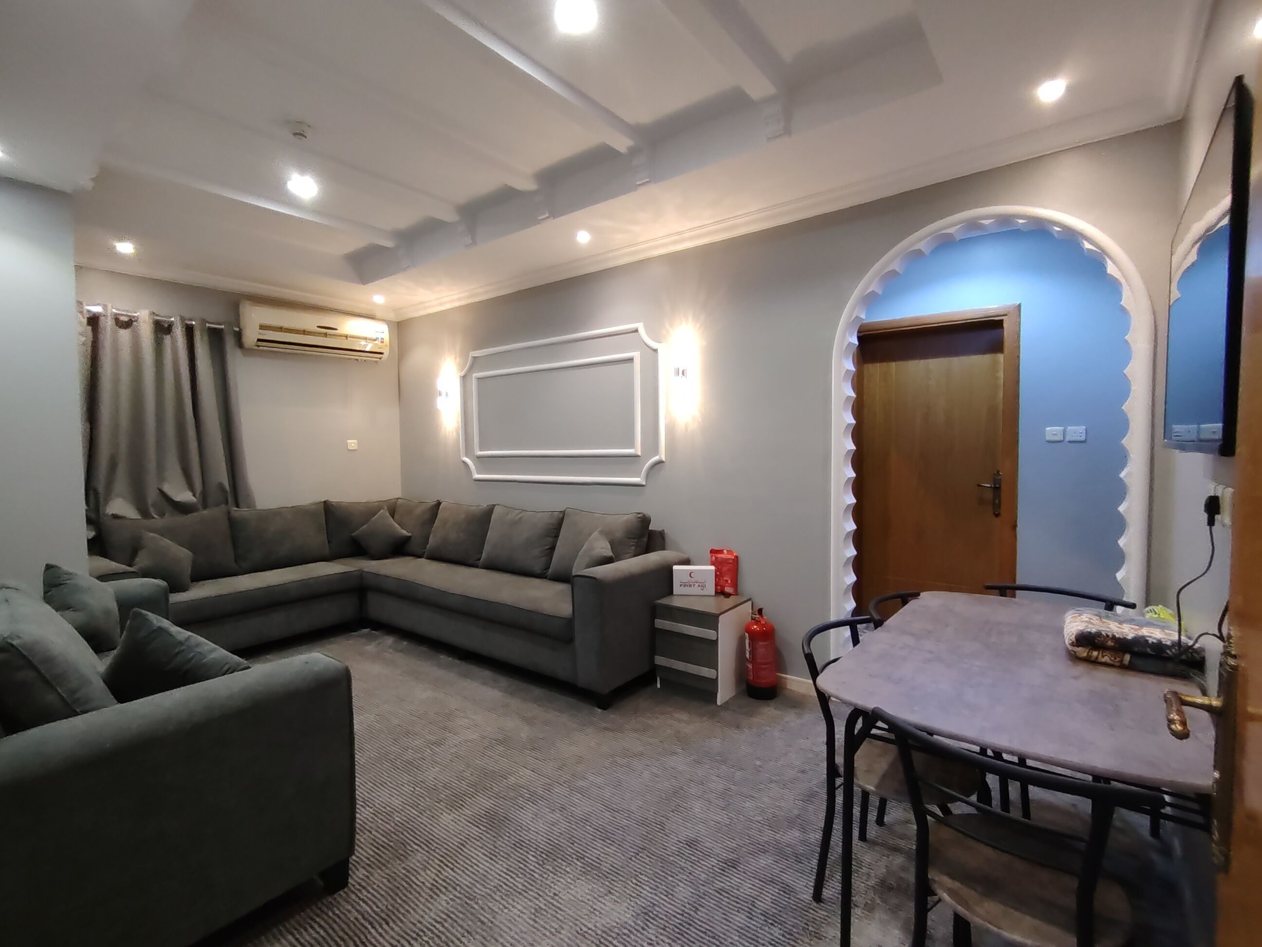 Family Suite, City View | Living area