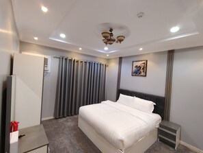 Family Suite, City View | Blackout curtains, iron/ironing board, free WiFi - AZHAAR Suites Furnished Apartments ازهار للاجنحة المفروشة (Madinah)