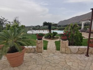 Property grounds - Villa Cycas Costamante with pool and 3 Bedrooms (sleeps 7) (Sicilia)