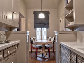 Grand Studio Residence Queen | Free WiFi - Maison Twenty Seven (Santa Monica)