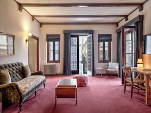 Two Bedroom King Suite | Free WiFi - Maison Twenty Seven (Santa Monica)