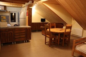 Dining - chalet-style apartment, 5 minutes from the ski slopes (Les Rousses)