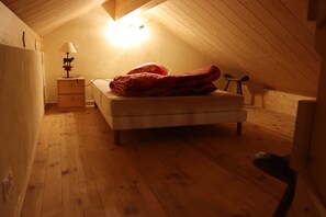 Interior - chalet-style apartment, 5 minutes from the ski slopes (Les Rousses)
