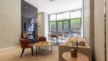 Basic Apartment | Living area