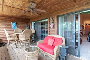 Outdoor dining - 2BR Village At Indian Point 0611 near SDC-Free Tickets Daily up to $500 Value (Branson)