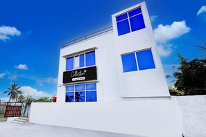 House | Exterior - Super Collection O Nibav Beach View (Tirupporur)