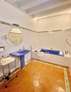 Bathroom - Suite d'hôtes - Domaine de Poulaines (Poulaines)