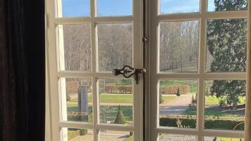 Suite, pemandangan kebun | Interior