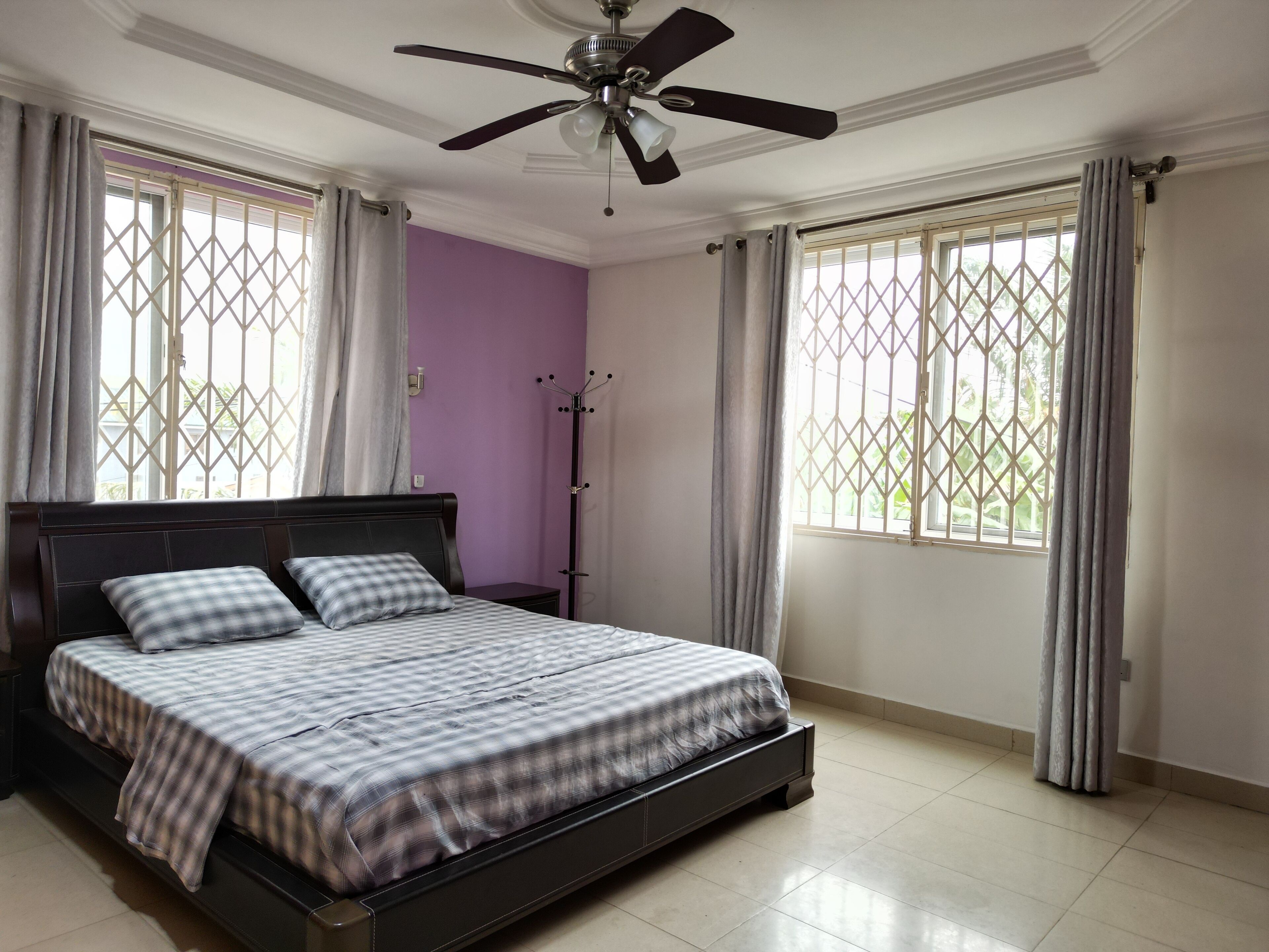 4 室のベッドルーム、アイロン / アイロン台、WiFi (無料)