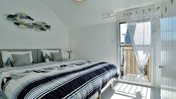 Een strijkplank/strijkijzer, wifi, beddengoed