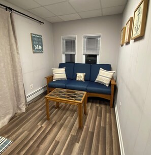 Smart TV, books - Seaside Park 3BR - 7 Houses to Beach (Seaside Park)
