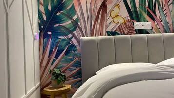 Strykejern/-brett, internettilgang og sengetøy