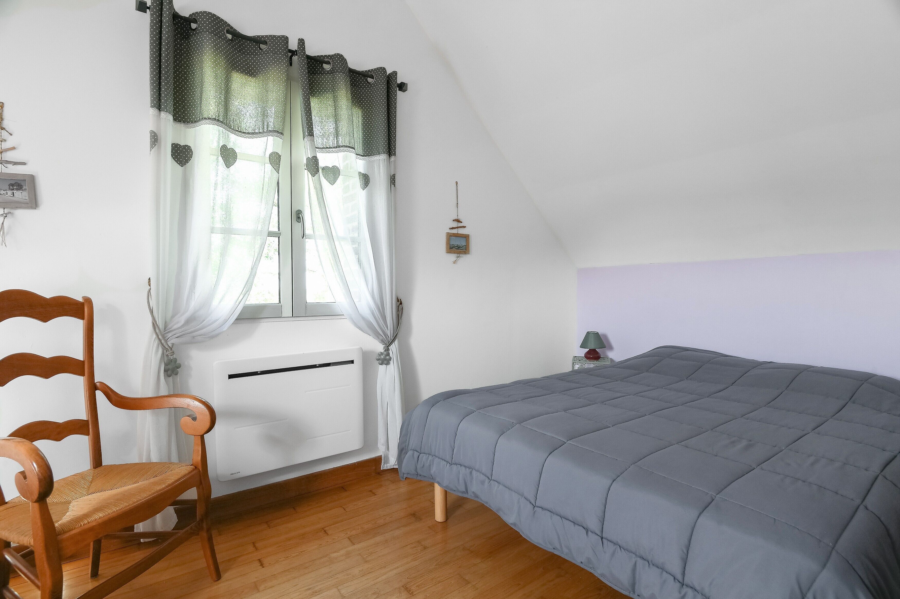 2 bedrooms, bed sheets