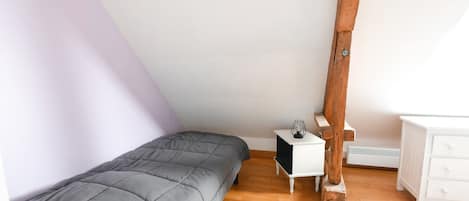 2 bedrooms, bed sheets