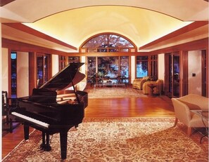 Interior - Spacious 6-bedroom house in charming Sherborn with Lake access and Indoor Pool (Sherborn)