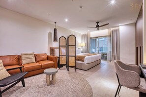 Desk, iron/ironing board, WiFi, bed sheets - Stylish Malta Studio with Balcony & Modern Comfort (Rabat)