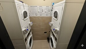 Interni