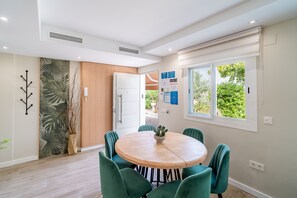 Dining - Cubo's Violeta Rural House / Private pool / BBQ / Air conditioning / Free Wi-Fi (Coín)