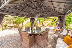 Terrace/patio - Cubo's Violeta Rural House / Private pool / BBQ / Air conditioning / Free Wi-Fi (Coín)