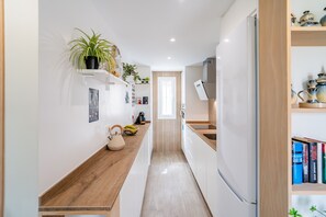 Coffee/tea maker, fridge, microwave, oven - Cubo's Violeta Rural House / Private pool / BBQ / Air conditioning / Free Wi-Fi (Coín)