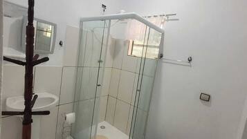 House, Kitchen | Bathroom | Free toiletries, towels, soap, toilet paper