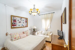 3 dormitorios, tabla de planchar con plancha, wifi gratis y ropa de cama