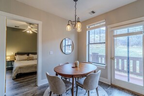 Dining - Cozy, Newly Updated Condo in Park City (Park City)