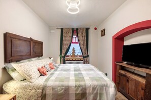 WiFi, bed sheets - Casa Gardenia Apartment with Mountain View, Private Terrace and Wi-Fi (Rochefort)