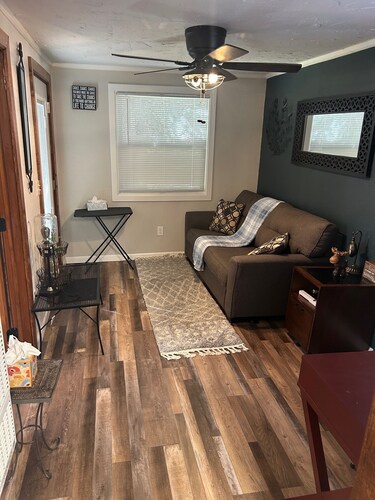 Adorable 1-bedroom bungalow with AC in Sergeant Bluff