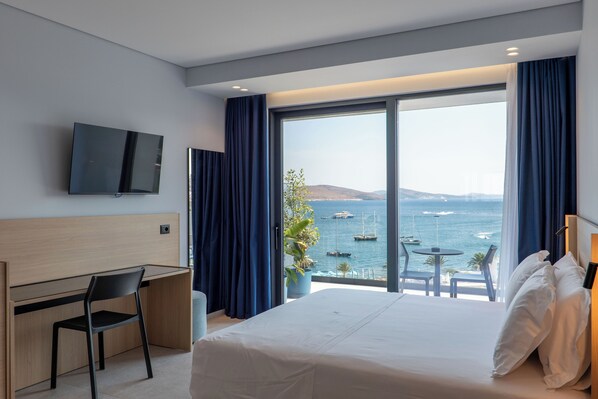 In-room safe, desk, laptop workspace, blackout drapes - Victoria Boutique Hotel (Saranda)