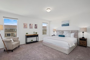 4 bedrooms, desk, iron/ironing board, travel crib