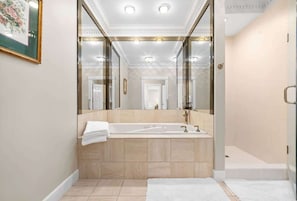 Shower, hair dryer, towels - Private Retreat Estate | Tennis, Billiards & Pool (Somerset)